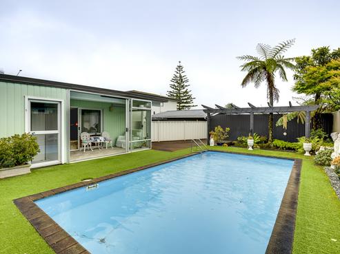61 Meeanee Quay, Westshore