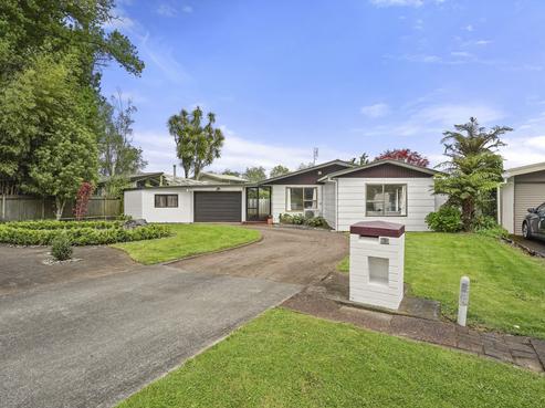 83 Carlyle Street, Leamington