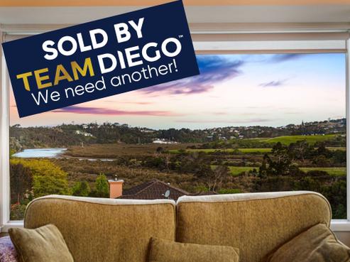 77 Whangaparaoa Road, Red Beach