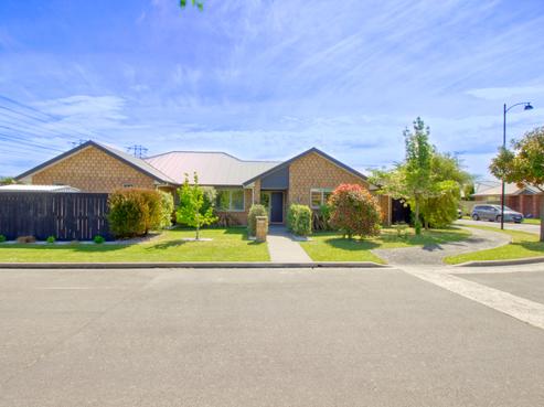 33 Little Oaks Drive, Yaldhurst