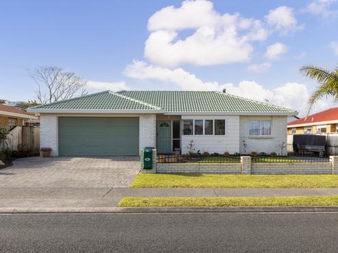 90 Lakeside Drive, Orewa