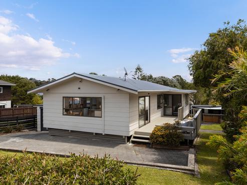 59 Brian Crescent, Stanmore Bay