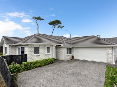 18 Teafields Court, Huntington