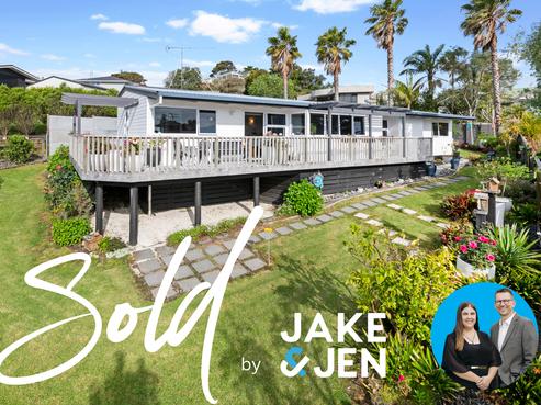 15 Jelas Road, Red Beach