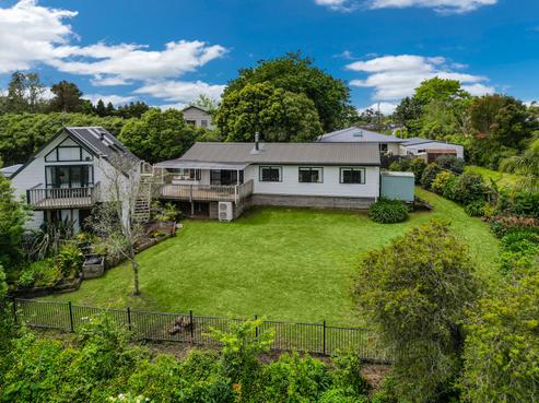 260A Henderson Valley Road, Henderson