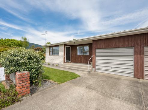 11 Byron Place, Stoke