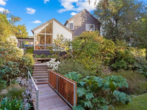 3 Holmcroft Court, Cracroft