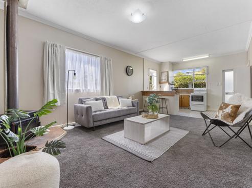 16A Magnetic Street, Port Chalmers