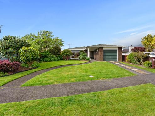 11 Rewarewa Crescent, Waikanae