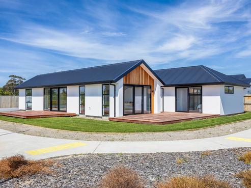 37 McQuillan Avenue, Woodend