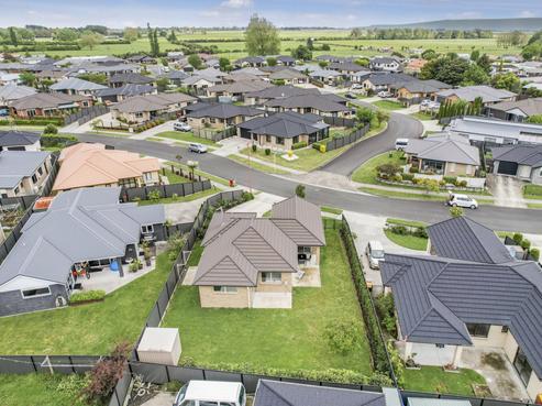 18 Stan Heather Drive, Deanwell