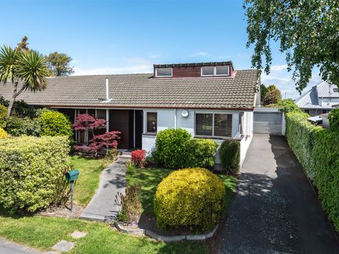 2/25 Avonhead Road, Avonhead