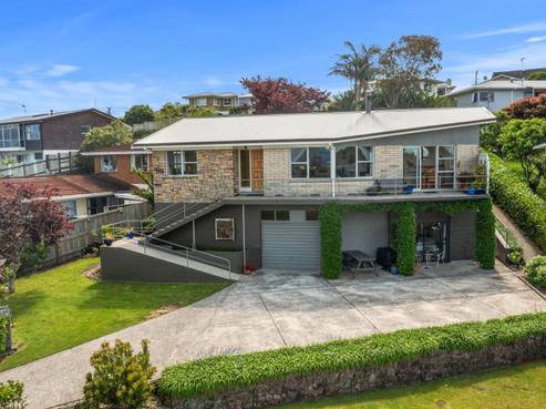 18 Highfield Crescent, Brookfield