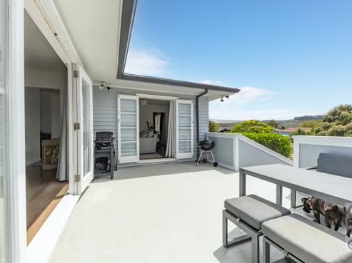 38 Queen Street, Riverhead