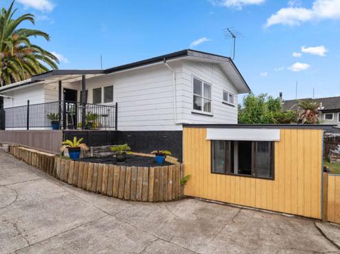4 Deborah Place, Mangakakahi