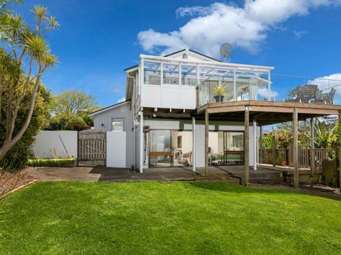 797 East Coast Road, Northcross