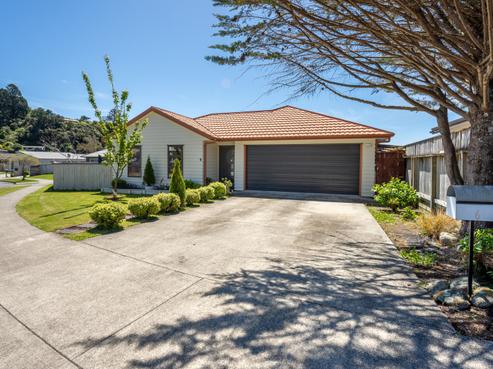 6 Poppy Watts Grove, Stokes Valley