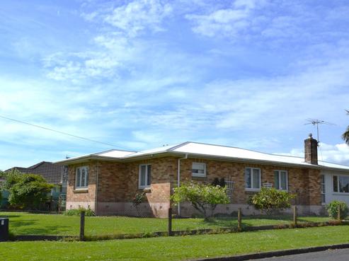 2 Freyberg Crescent, Pukekohe