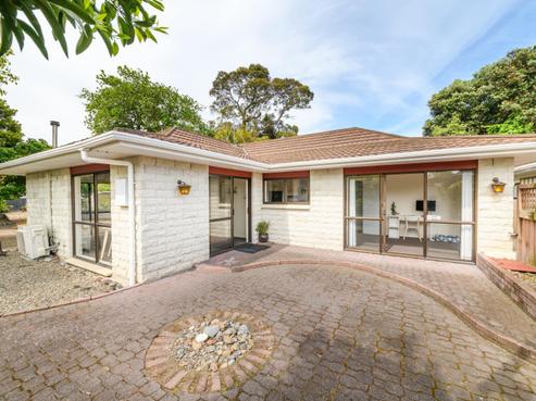 18A Ngaio Street, West End