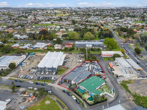 64 Lovegrove Crescent, Otara