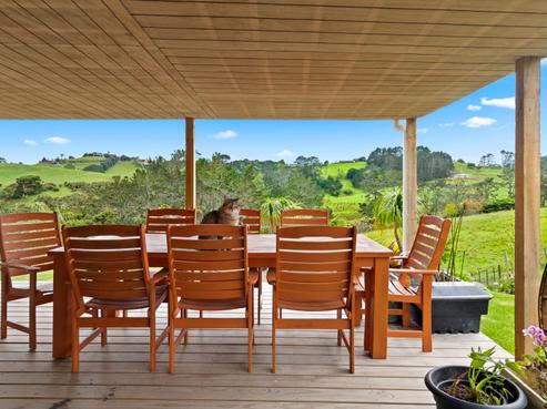 1044 Awhitu Road, Pollok