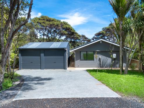 16 Unity Road, Waitakere