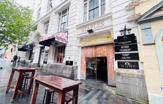 AMAZING HOSPO / RETAIL WITH KITCHEN
