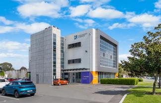 Post-Quake Open-Plan Office