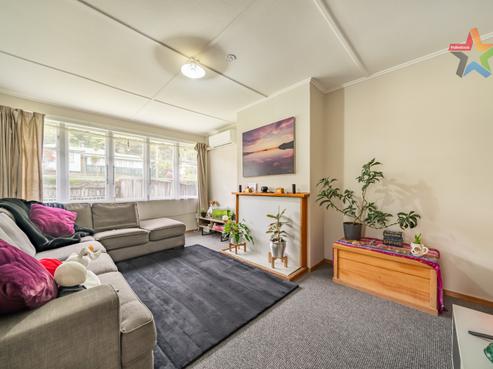 32 Bird Grove, Stokes Valley