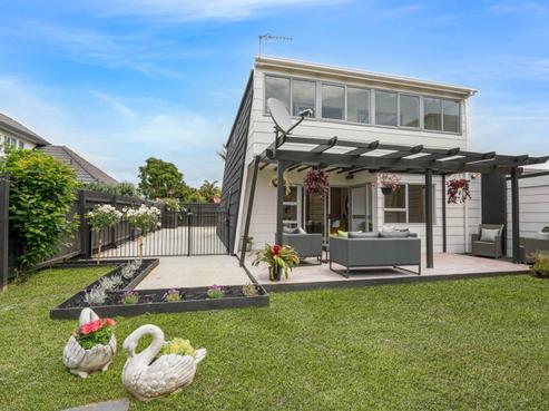 1/33 Hedge Row, Sunnyhills