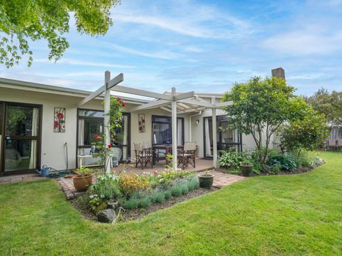 2/5 Dorothy Drive, Acacia Bay