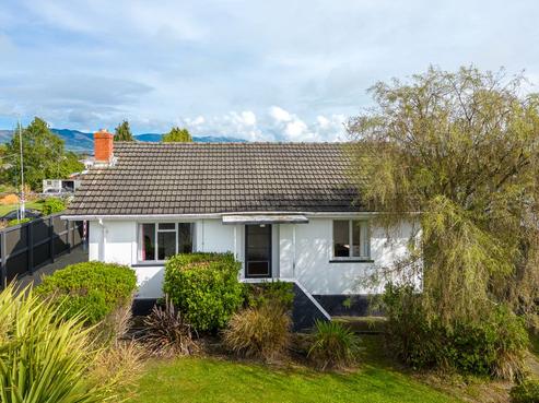 8 Holmes Street, Waimate