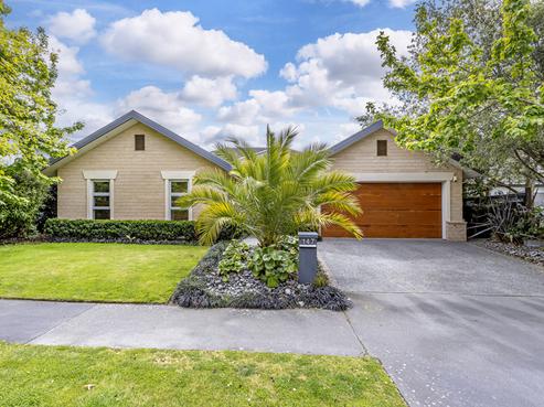 147 Hussey Road, Northwood