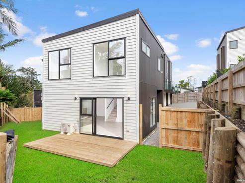 1/105 Hobsonville Road, West Harbour