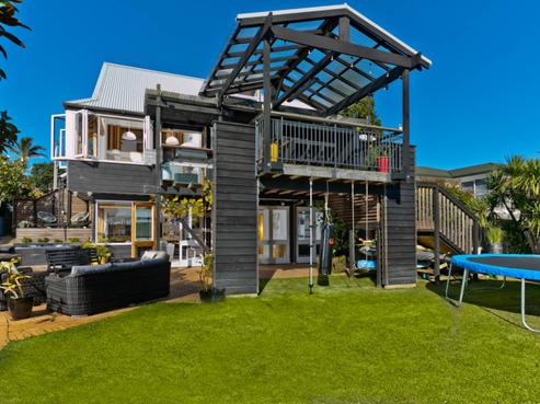 8 Hyde Road, Rothesay Bay