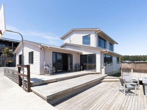 4 Arataki Grove, Waitarere Beach