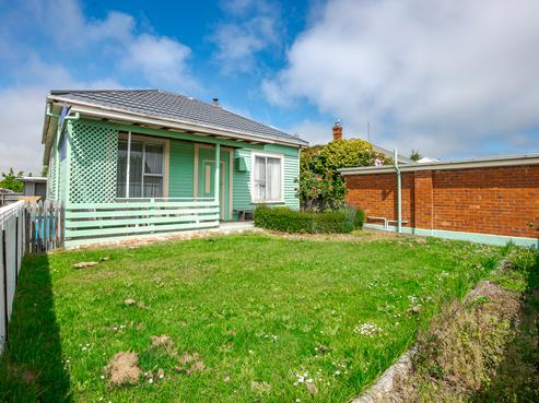 18 Raymond Street, West End