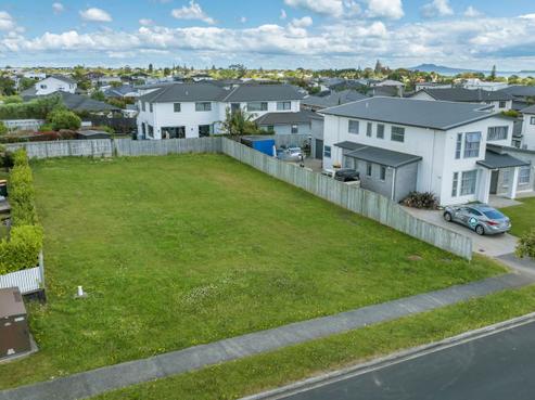 64 Liberty Crescent, Beachlands
