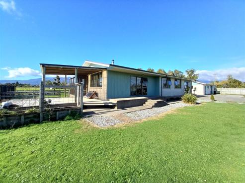 19 Snodgrass Road, Westport