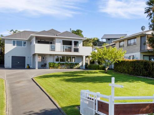 16 Te Pene Road, Maraetai