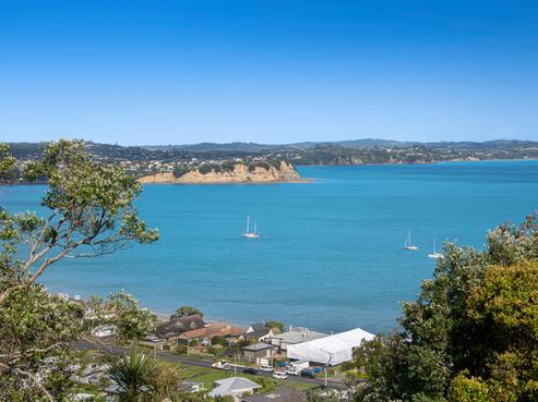 23 Roberts Road, Matakatia