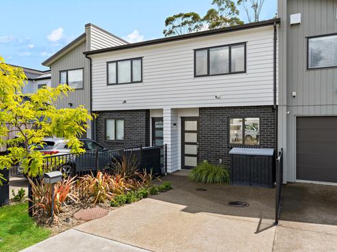 13 Kaimai Avenue, Massey