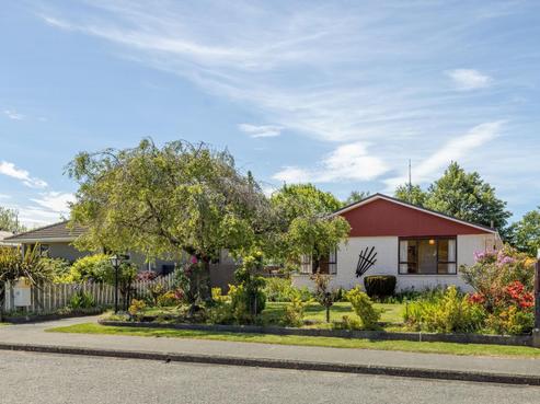 12 Fairmont Place, Hornby