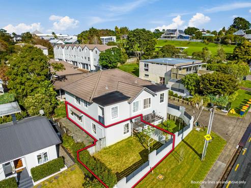 2/57 Gladstone Road, Northcote