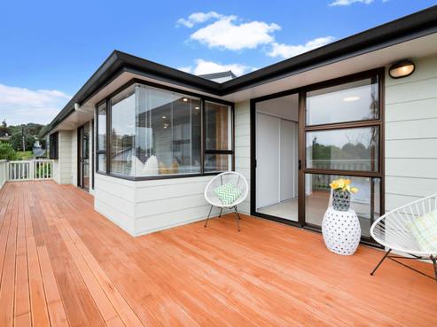 14 Waiora Road, Stanmore Bay