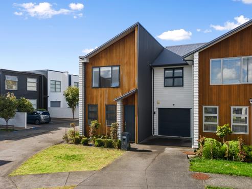 274 Jack Lachlan Drive, Beachlands