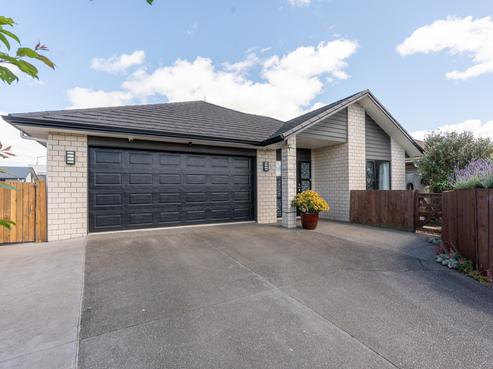 17 Teafields Court, Huntington