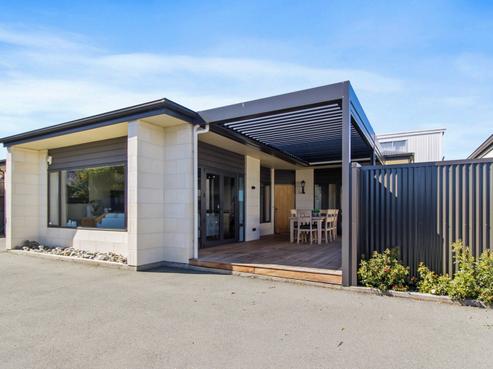 97C Avenue Road, West End