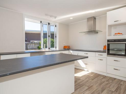 2 Shelswell Street, Westport