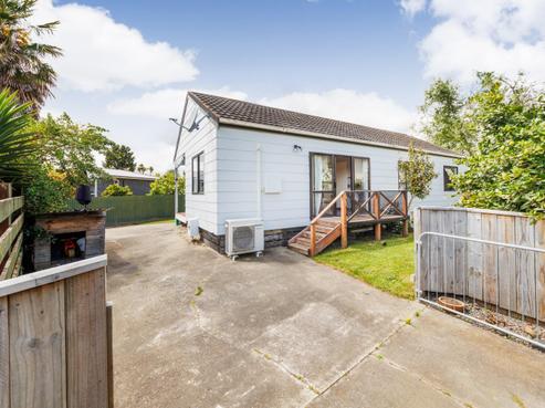 27 Newton Place, Westbrook